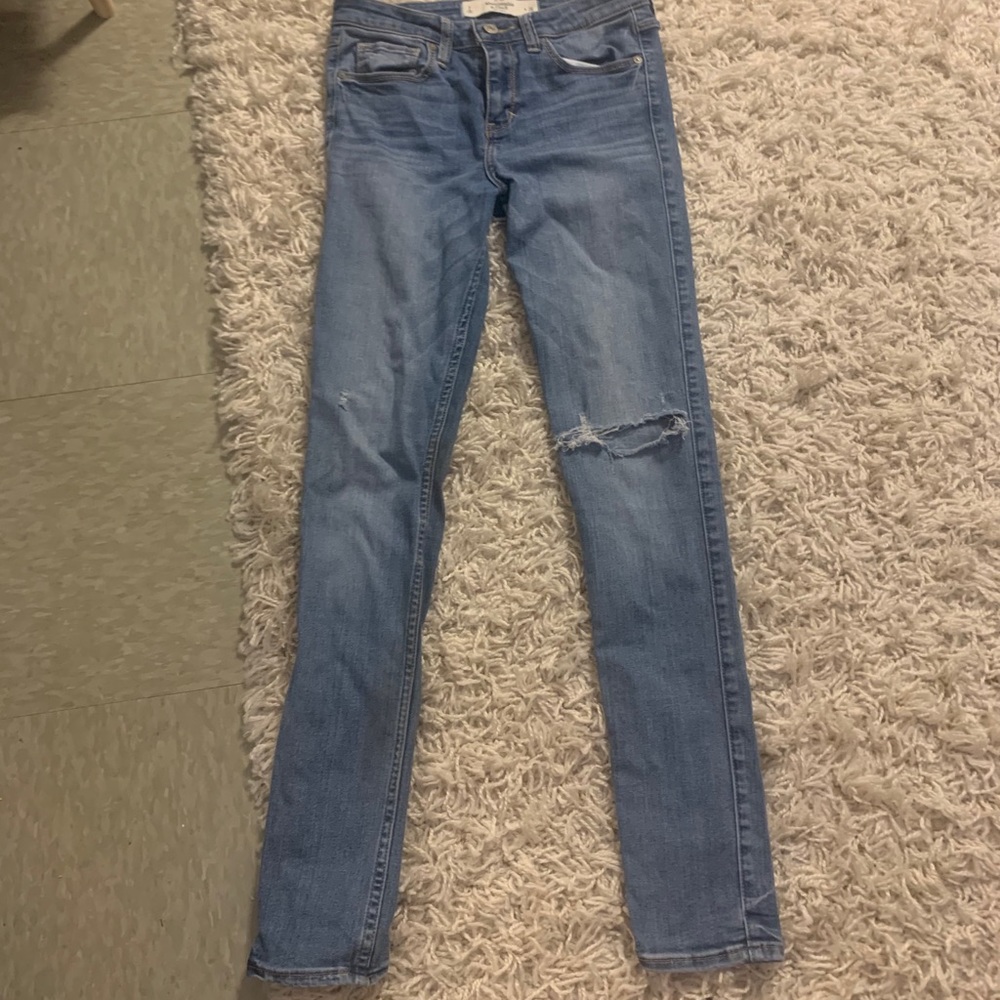 blue ripped skinny jeans